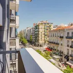 Rent 3 bedroom apartment of 121 m² in lisbon