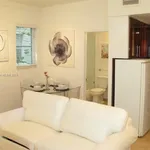 Rent 1 bedroom apartment of 44 m² in Miami Beach