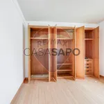 Rent 4 bedroom house of 369 m² in Almada