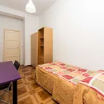 Rent a room of 220 m² in madrid