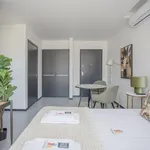 Rent 1 bedroom apartment of 30 m² in Porto