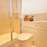 Rent 2 bedroom flat in London