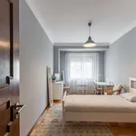 Rent 3 bedroom apartment in Porto