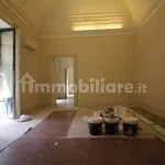 Affitto 5 camera appartamento di 220 m² in Catania