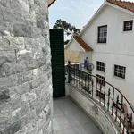 Rent 3 bedroom house of 223 m² in Seixal