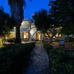 Rent 5 bedroom house of 560 m² in Athens