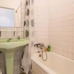 Rent a room in lisbon