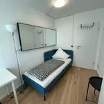 Rent a room of 100 m² in Munich