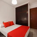 Rent a room of 150 m² in valencia