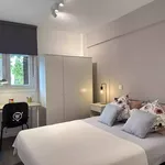 Rent 5 bedroom apartment in Madrid