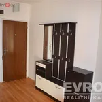 Pronajměte si 4 ložnic/e byt o rozloze 66 m² v Říčany