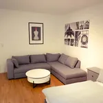 Rent a room of 90 m² in Frankfurt am Main