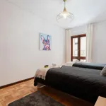 Rent 2 bedroom apartment in Porto