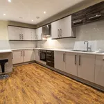 Rent 3 bedroom flat in Yorkshire And The Humber