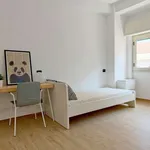 Rent a room of 65 m² in milan