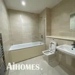 Rent 3 bedroom flat in Salford