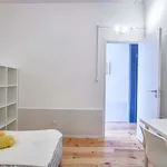 Rent a room of 200 m² in Lisboa