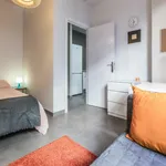 Rent 4 bedroom apartment in Valencia