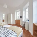 Rent 6 bedroom apartment in lisbon