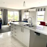 Rent 4 bedroom house of 651 m² in Christchurch