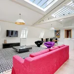 Rent 3 bedroom apartment of 189 m² in Paris