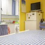 Rent a room of 150 m² in madrid