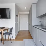 Rent 1 bedroom apartment of 592 m² in Lisbon