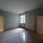 Affitto 10 camera appartamento di 255 m² in Florence