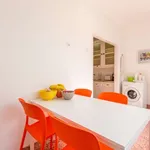 Rent a room of 80 m² in lisbon