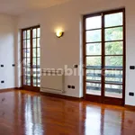 Rent 5 bedroom house of 550 m² in Bodio Lomnago