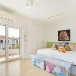 Rent 5 bedroom apartment of 195 m² in Cascais