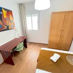 Rent a room of 90 m² in Valencia