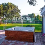 Rent 5 bedroom house of 470 m² in Fiumicino