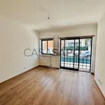 Rent 3 bedroom house of 250 m² in Almada