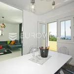 Rent 2 bedroom apartment of 66 m² in Split