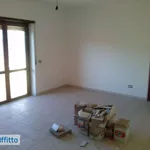 Affitto 6 camera appartamento di 150 m² in Crotone