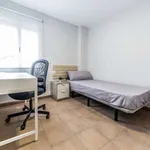 Rent a room of 85 m² in valencia