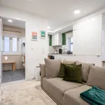 Rent 1 bedroom apartment of 63 m² in Porto