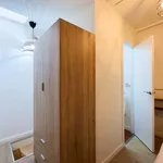 Rent 1 bedroom apartment of 30 m² in Barcelona