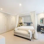 Rent 3 bedroom house of 242 m² in Belgravia,