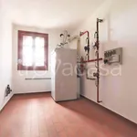 Rent 5 bedroom house of 327 m² in Castegnero