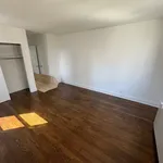 Rent 2 bedroom apartment in Manhattan