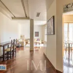 Rent 2 bedroom apartment of 85 m² in Milan