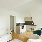 Appartement de 330 m² avec 1 chambre(s) en location à Paris