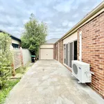 Rent 4 bedroom house in Caroline Springs