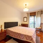 Rent a room of 69 m² in lisbon