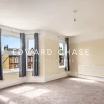 Rent 4 bedroom apartment of 107 m² in London