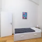 Rent 3 bedroom apartment in Prague