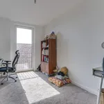 Rent 2 bedroom flat in London