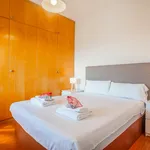 Rent 3 bedroom apartment of 65 m² in Barcelona